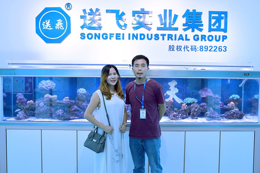 熱烈歡迎臻達(dá)燈飾工程領(lǐng)導(dǎo)蒞臨我公司考察！